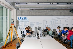 FHNW; Hochschule für Architektur, Bau und Geomatik: Eröffnung des Trimble Technology Lab im Campus Muttenz der Fachhochschule Nordwestschweiz FHNW