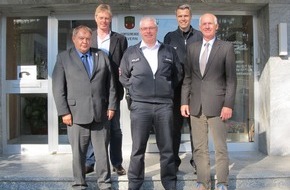 Polizeiinspektion Hameln-Pyrmont/Holzminden: POL-HOL: Ab 01. Oktober 2013 in der Samtgemeinde Bevern:  Polizeistation Bevern unter neuer Leitung  - Polizeikommissar Axel Wistuba neuer Leiter -
