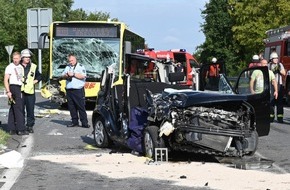 Feuerwehr Schermbeck: FW-Schermbeck: Schwerer Verkehrsunfall auf der Dorstener Straße am Donnerstagmorgen
