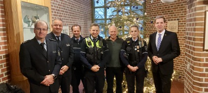 Polizei Coesfeld: POL-COE: Kreis Coesfeld, Kreisgebiet / Landrat besucht Polizeiwachen an Heiligabend