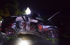 Kreispolizeibehörde Herford: POL-HF: Verkehrsunfall auf Engerstraße - Flüchtiger Fahrer verursacht weiteren Unfall
