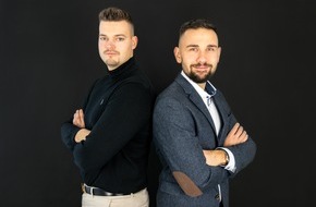 Kees Finanzberater GmbH & Co. KG: Enis Eisfeld und Kolja Schneider: Warum Beamte bei Blaulichtversichert Schlange stehen