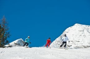Oberösterreich Tourismus: Der schnelle Skipass von der Tankstelle - BILD
