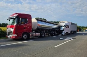 Polizeiinspektion Rotenburg: POL-ROW: ++ Zeugen gesucht: Schwerer Unfall auf der A 1 bei Gyhum ++