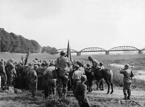 „Roosevelt würde sich im Grab umdrehen!“ – Interview mit dem britischen Bestsellerautor Giles Milton zu seiner neuen Dokumentation „Der Zweite Weltkrieg – Die letzten Stunden“