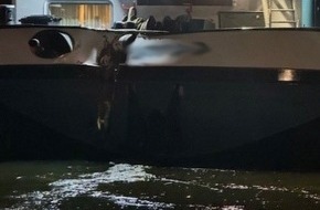 Polizei Duisburg: POL-DU: Duisburg: Gütermotorschiff fährt in anderes Schiff