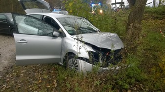 Polizeiinspektion Northeim: POL-NOM: Verkehrsunfall mit hohem Sachschaden und zwei leicht verletzten Personen