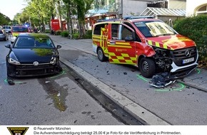 Feuerwehr München: FW-M: Eigenunfall mit hohem Schaden (Milbertshofen)