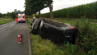 Freiwillige Feuerwehr Lügde: FW Lügde: Verkehrsunfall PKW