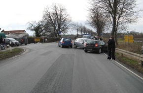 Polizeiinspektion Hildesheim: POL-HI: Hoheneggelsen/ Steinbrück - Schwerer Abbiegeunfall endet glimpflich