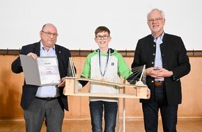 Bayerische Ingenieurekammer-Bau: Bayerischer Schüler gewinnt Platz 3 bei bundesweitem Brückenbauwettbewerb