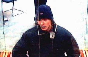 Polizeidirektion Göttingen: POL-GOE: (51) Unter Vorhalt einer Schusswaffe Euro geraubt