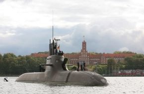 Presse- und Informationszentrum Marine: Deutsche Marine - Bilder der Woche: Seltener Gast in der Flensburger Förde