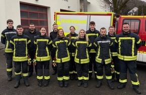 Feuerwehr VG Asbach: FW VG Asbach: 12 neue Feuerwehrleute starten in die Grundausbildung