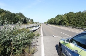 Polizeidirektion Neustadt/Weinstraße: POL-PDNW: Unfallflucht + Gefährdung des Straßenverkehrs durch LKW