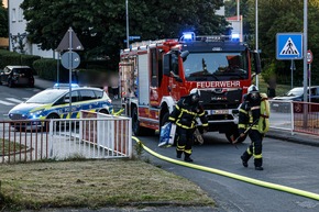 FW-MK: Arbeitsintensiver Tag für die Feuerwehr Iserlohn Feuer auf Balkon, Brandgeruch in Hennen, Kritischer Wohnungsbrand am Dördel