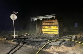 Kreispolizeibeh&ouml;rde Rhein-Kreis Neuss: POL-NE: Erdbeerh&auml;uschen vollst&auml;ndig abgebrannt