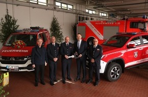 Feuerwehr Olpe: FW-OE: Feierlicher Floriansgottesdienst mit Fahrzeugübergabe