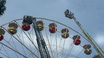 FW Weinheim: Sicher auch auf 40 Meter Höhe
