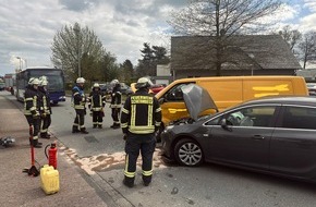 Feuerwehr Schermbeck: FW-Schermbeck: Auslaufende Betriebsmittel nach Verkehrsunfall