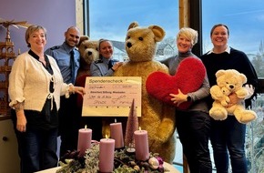 PD Main-Taunus - Polizeipräsidium Westhessen: POL-MTK: Spendenübergabe der Polizeistation Hofheim