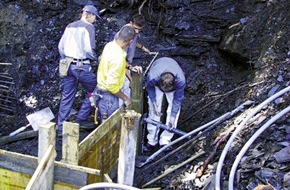 Schweizer Patenschaft für Berggemeinden: Schweizer Patenschaft für Berggemeinden: Kathedralen aus schwarzem Stein im Glarnerland