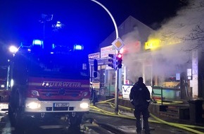 Kreisfeuerwehrverband Pinneberg: FW-PI: Schenefeld: Feuer in einer Ladenzeile frühzeitig gelöscht