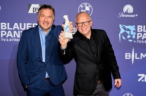 gebrueder beetz Filmproduktion: JUAN CARLOS: DOWNFALL OF THE KING receives Blue Panther TV & Streaming Award 2023 in the category information/journalism