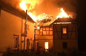 Polizeidirektion Koblenz: POL-PDKO: Vollbrand einer Scheune mit angrenzendem Wohnhaus in Nieder Kostenz