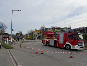 FW Weinheim: Schr&auml;ger Ampelmast f&uuml;hrt zu Einsatz an Stra&szlig;enbahntrasse