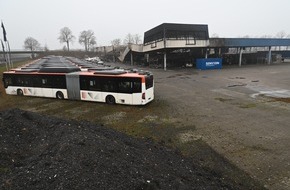 Polizeiinspektion Rotenburg: POL-ROW: ++ Fotos von der Brandstelle in Sittensen ++