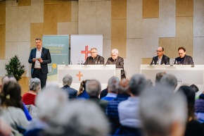 Erzbistum Paderborn geht nach der Aufarbeitungsstudie mit Menschen in den Dialog -Gro&szlig;e Resonanz bei regionalen Veranstaltungen in Dortmund, Schmallenberg und Rheda-Wiedenbr&uuml;ck