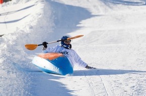 ProSieben: Überschlag im ersten Schnee-Kajak-Training für "Die ProSieben Wintergames" - Jasmin "Blümchen" Wagner: "Es ist nicht kontrollierbar."