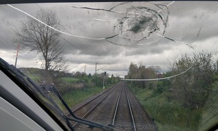 Bundespolizeiinspektion Bad Bentheim: BPOL-BadBentheim: ICE mit Glasflasche beworfen - Bundespolizei sucht nach Zeugen