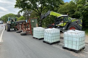 Freiwillige Feuerwehr Lage: FW Lage: TH1 / Auslaufender Dünger aus umgestürzten Traktoranhänger - 19.05.2020 - 11:39 Uhr