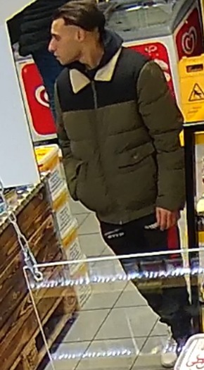 POL-EL: Haren - &Ouml;ffentlichkeitsfahndung nach r&auml;uberischem Diebstahl in Tankstelle - Polizei bittet um Hinweise