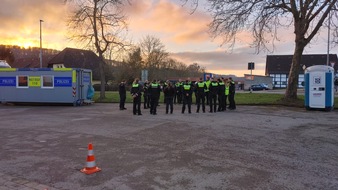 Polizeiinspektion Hameln-Pyrmont/Holzminden: POL-HOL: Großkontrolle mit Blutentnahmen in Mobiler Wache