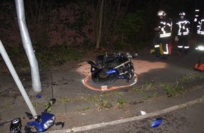 Polizei Rheinisch-Bergischer Kreis: POL-RBK: Leichlingen - Motorradfahrer übersieht Kreisverkehr und verletzt sich schwer