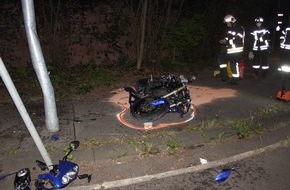 Polizei Rheinisch-Bergischer Kreis: POL-RBK: Leichlingen - Motorradfahrer übersieht Kreisverkehr und verletzt sich schwer