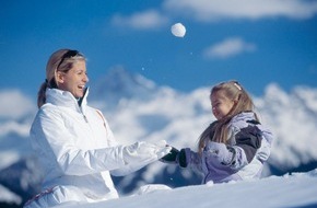 Tourismusverband Wildschönau: Geldausgeben schwer gemacht - "Familien-Sonnenhit": Urlaub mit Gratis - Skipass für Kids!