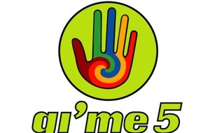 KiKA - Der Kinderkanal ARD/ZDF: Wie funktioniert Multi-Kulti-Unterricht? / Kikania-Beitrag im Rahmen von gi´me 5 - der gemeinsamen Initiative für Freundschaft und Toleranz von ARD, ZDF und dem Kinderkanal