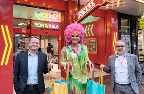 PENNY Markt GmbH: PENNY Reeperbahn: Nach Umbau Hommage an den Kiez / Dragqueen Olivia Jones präsentiert am Eröffnungstag ab 14 Uhr den Markt