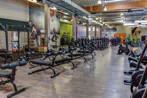 Fitnessstudiokette FitX eröffnet Standort Kiel Gaarden-Süd im neuen Glanz