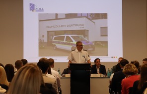 Hauptzollamt Dortmund: HZA-DO: Berufseinsteiger beim Hauptzollamt Dortmund / Jetzt Karriere beim ZOLL starten!