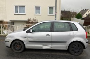 Polizeipräsidium Nordhessen - Kassel: POL-KS: Linke Seite von geparktem VW Polo in Großenritte beschädigt: Ermittler suchen Zeugen nach Unfallflucht