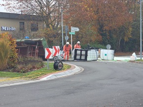 FW-ROW: Gefahrgutunfall in Zeven: 1.000 Liter Säure ausgelaufen