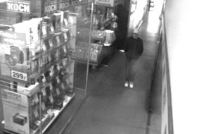 Polizei Düsseldorf: POL-D: Raubl auf Juwelier - Polizei fahndet mit Bildern aus einer Überwachungskamera