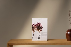 A gift from nature: Mit der Limited Edition Festive Season 2026 von Dr. Hauschka achtsame Pflegemomente f&uuml;r mehr Selbstf&uuml;rsorge schenken.