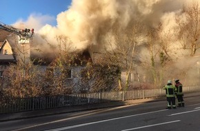 Feuerwehren des Landkreises Ravensburg: LRA-Ravensburg: Großbrand in der Innenstadt von Weingarten