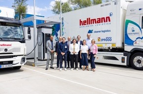 Hellmann Worldwide Logistics: Best practice in e-mobility: Federal and state government officials visit Hellmann in Bremen